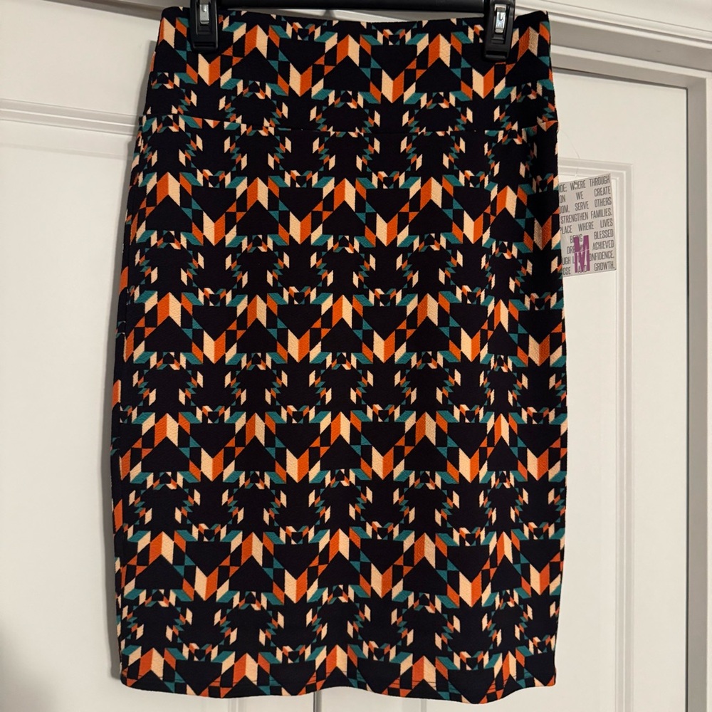 NWT LuLaRoe Cassie Pencil Skirt Size Medium